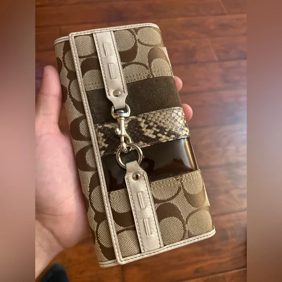 Brand New Coach Beige and Brown Signature Large Purse And Matching Wallet Set - Picture 5 of 14